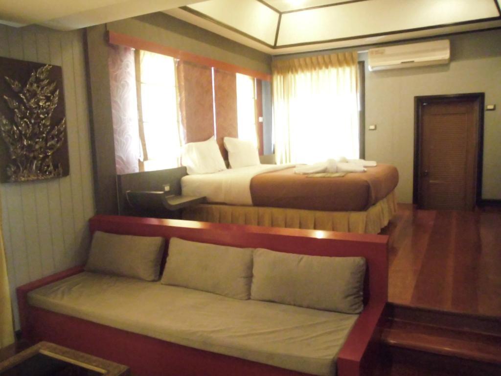 Hotel Baan Chalelarn HHQ Exterior foto